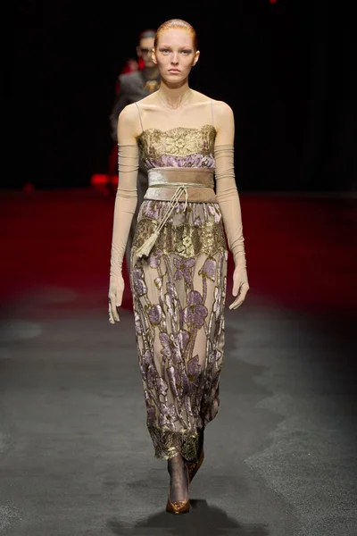 Look 13
